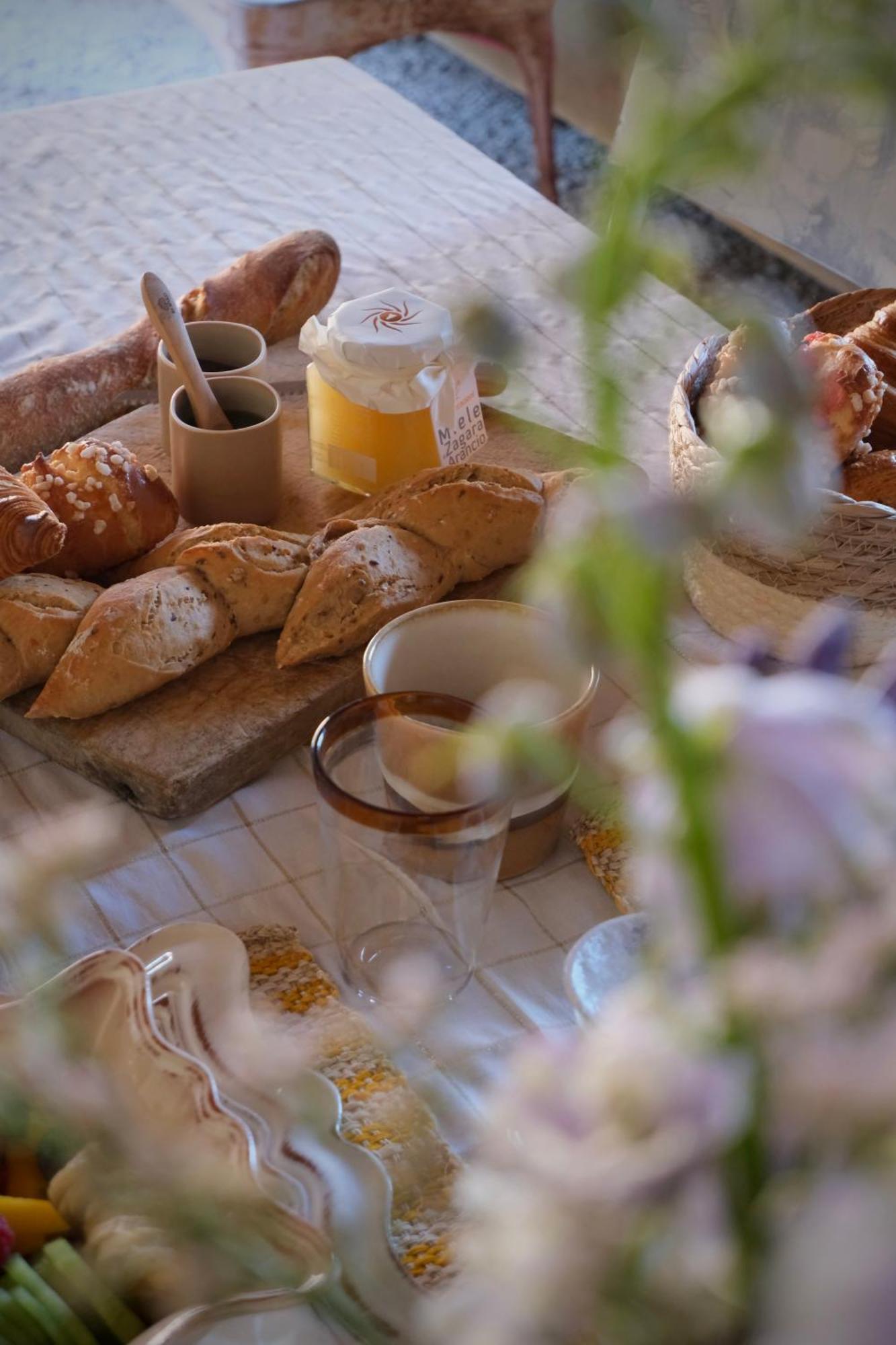 La Petite Parenthese Bed & Breakfast Chaveyriat Екстериор снимка